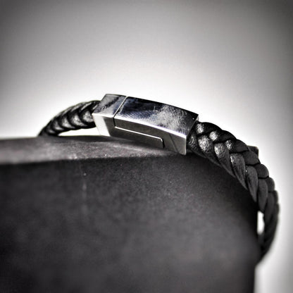 Bracelet en cuir véritable et acier inoxydable, Personnalisable & cadeau pour homme - Majestico Gift Store