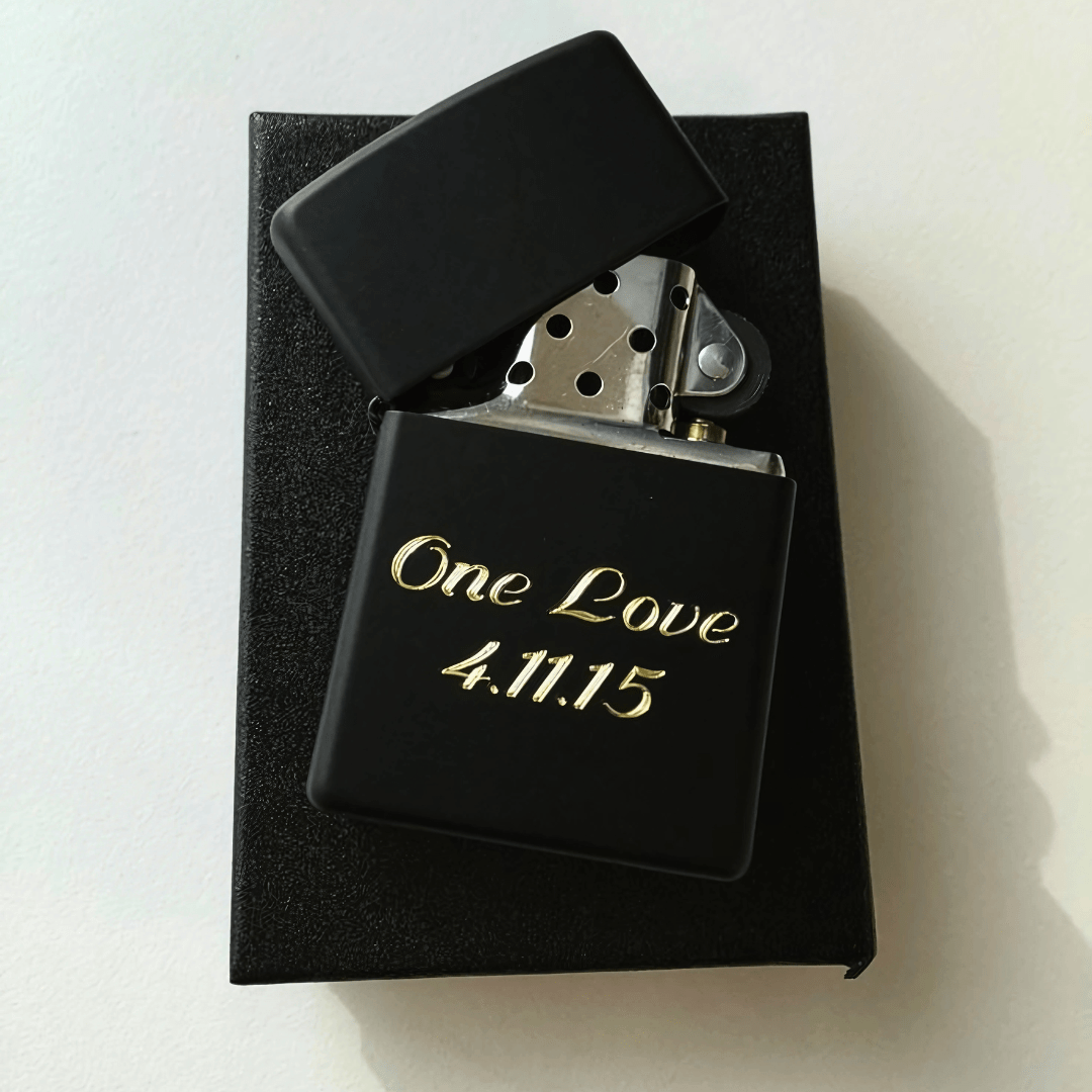 Briquet Noir style Zippo personnalisé, cadeau pour homme. - Ma boutique